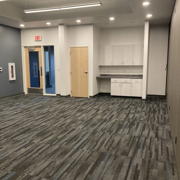 1025-W-Washington-St-Marquette-MI-Conference-Room-with-Moveable-Partition-4-LargeHighDefinition